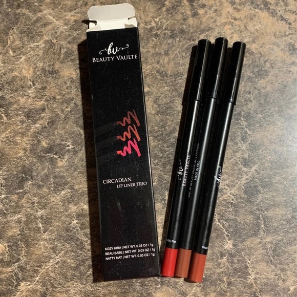 Makeup - Picture 6 of 6